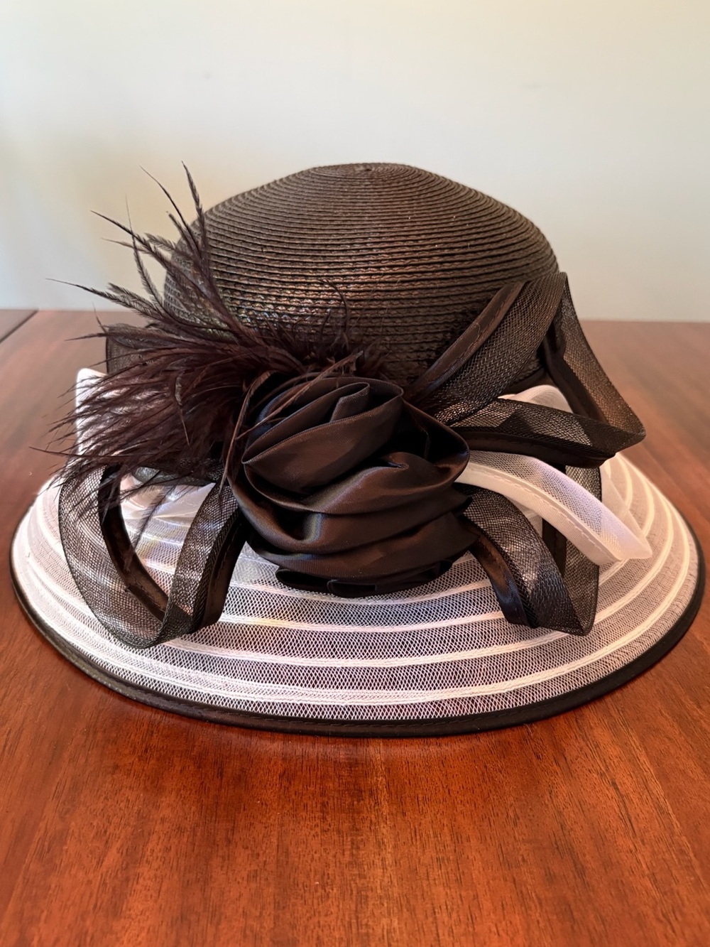 Complit Made in Italy Black Straw Wide Brim Derby Hat White Mesh Ribbon Feather